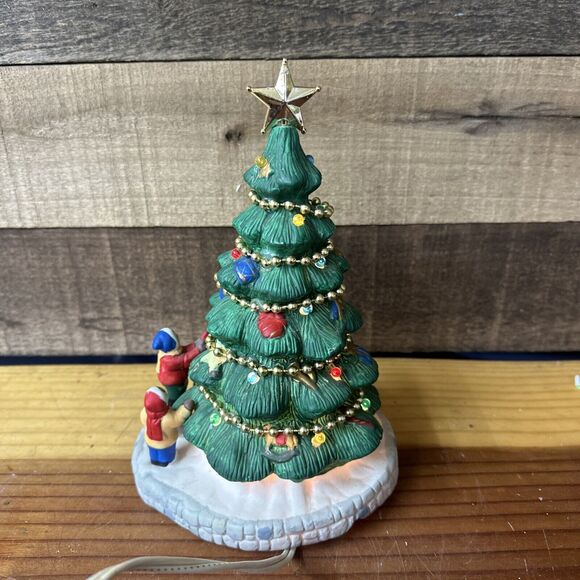 Dickensville Collectibles Noma Porcelain Lighted Tree In Box - Picture 4 of 8